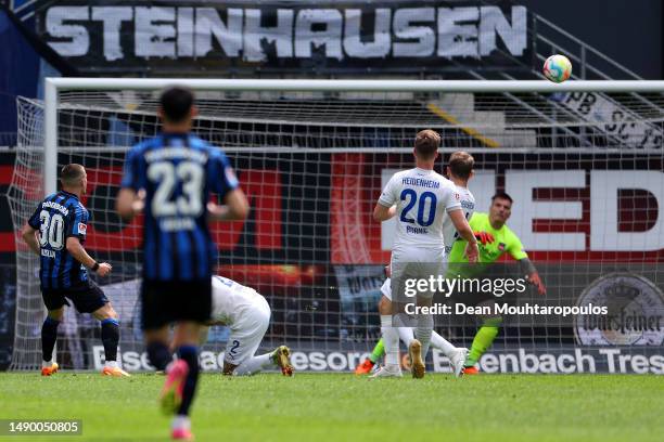 Florent Muslija of SC Paderborn scores the team's third goal during the Second Bundesliga match between SC Paderborn 07 and 1. FC Heidenheim 1846 at...