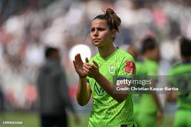 Lena Oberdorf of VfL Wolfsburg reacts after the FLYERALARM Frauen-Bundesliga match between Eintracht Frankfurt and VfL Wolfsburg at Deutsche Bank...