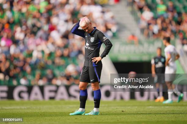 Antoine Griezmann of Atletico Madrid reacts during the LaLiga Santander match between Elche CF and Atletico de Madrid at Estadio Manuel Martinez...