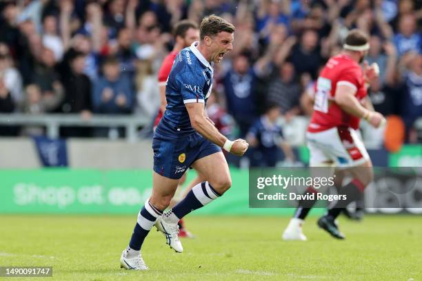 George Ford of Sale Sharks celebrates after converting their kick after being awarded a penalty during the Gallagher Premiership Semi-Final match...