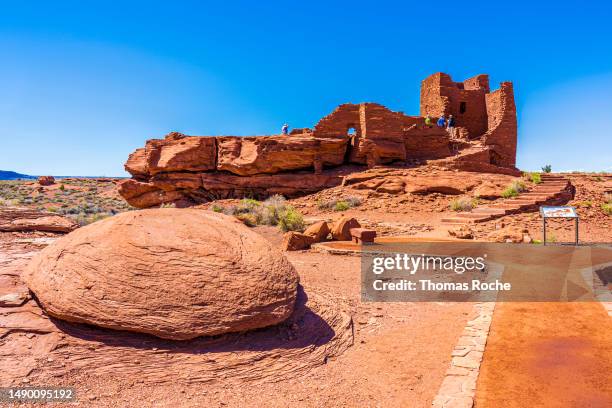 wukoki pueblo at wupatki national monument - anasazi ruins stockfoto's en -beelden