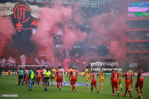 Players of Tigres and Toluca enter to the field during the quarterfinals second leg match between Toluca and Atletico San Luis as part of the Torneo...