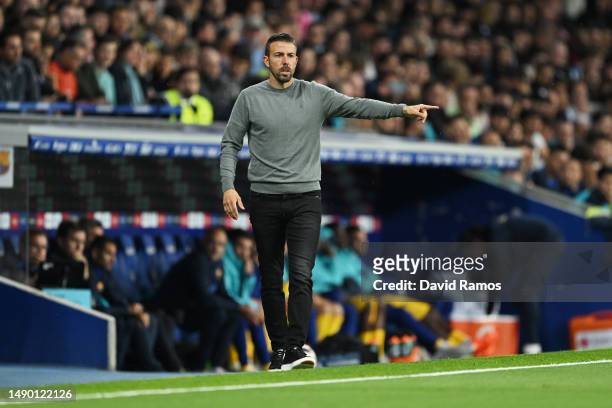 Luis Garcia, Head Coach of RCD Espanyol, gives the team instructions during the LaLiga Santander match between RCD Espanyol and FC Barcelona at RCDE...