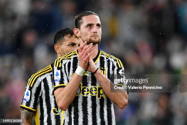 Adrien Rabiot of Juventus applauds the fans after the Serie A match between Juventus and US Cremonese at Allianz Stadium on May 14, 2023 in Turin,...