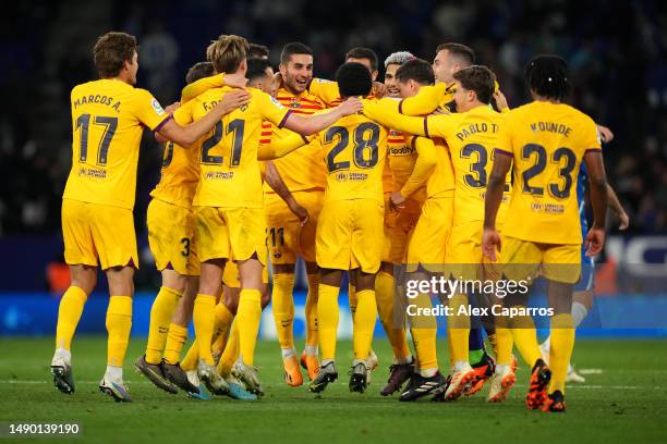 Players of FC Barcelona celebrate winning the LaLiga Santander Title after victory in the LaLiga Santander match between RCD Espanyol and FC...