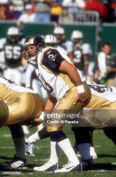 Quarterback Kurt Warner of the St. Louis Rams calls a play in the game between the St. Louis Rams vs the New York Jets at The Meadowlands on October...