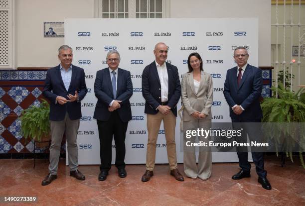 The mayor and PSOE candidate for mayor of Seville, Antonio Muñoz ; the PP candidate, Jose Luis Sanz ; together with the regional director of Cadena...