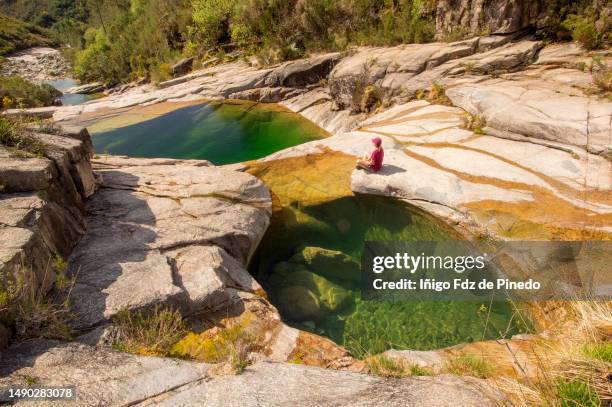 trilho das 7 lagoas, peneda-gerês national park, xertelo, montalegre, portugal. - trilho 個照片及圖片檔