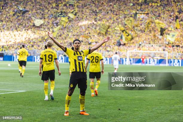 Jude Bellingham of dortmund celebrates scoring the 2:0 goal during the Bundesliga match between Borussia Dortmund and Borussia Moenchengladbach at...