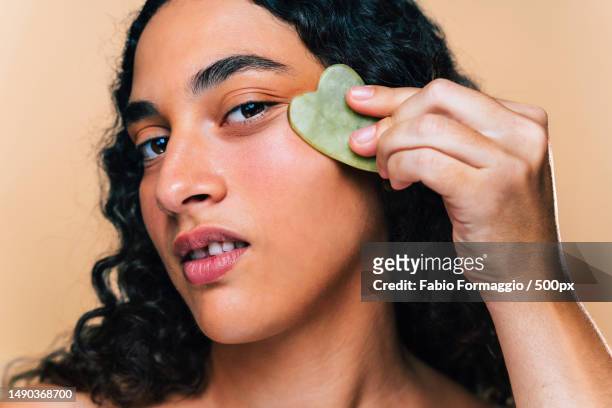 beauty studio portrait of beautiful hispanic woman with diastema,barcelona,spain - diastema stock-fotos und bilder
