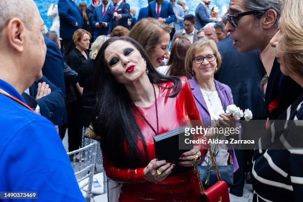 Olvido Gara interacts with fans during the Gold Medal Of The Community Madrid at Madrid City Hall on May 15, 2023 in Madrid, Spain.