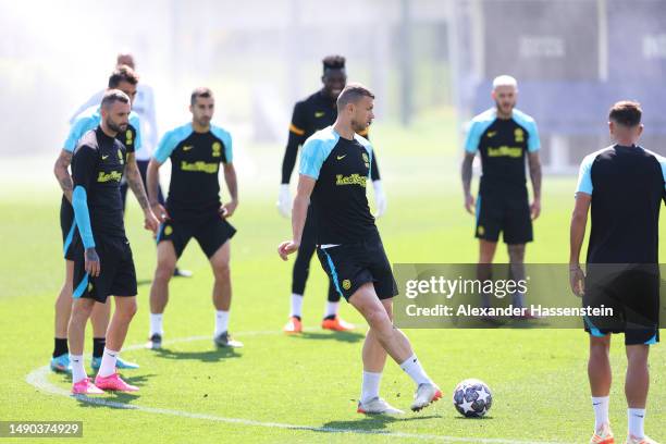 Edin Dzeko of FC Internazionale participates with teammates in a training session ahead of their UEFA Champions League semi-final second leg match...