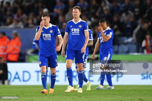 Jamie Vardy and Jonny Evans of Leicester City react after Liverpool's third goal, scored by Trent Alexander-Arnold during the Premier League match...