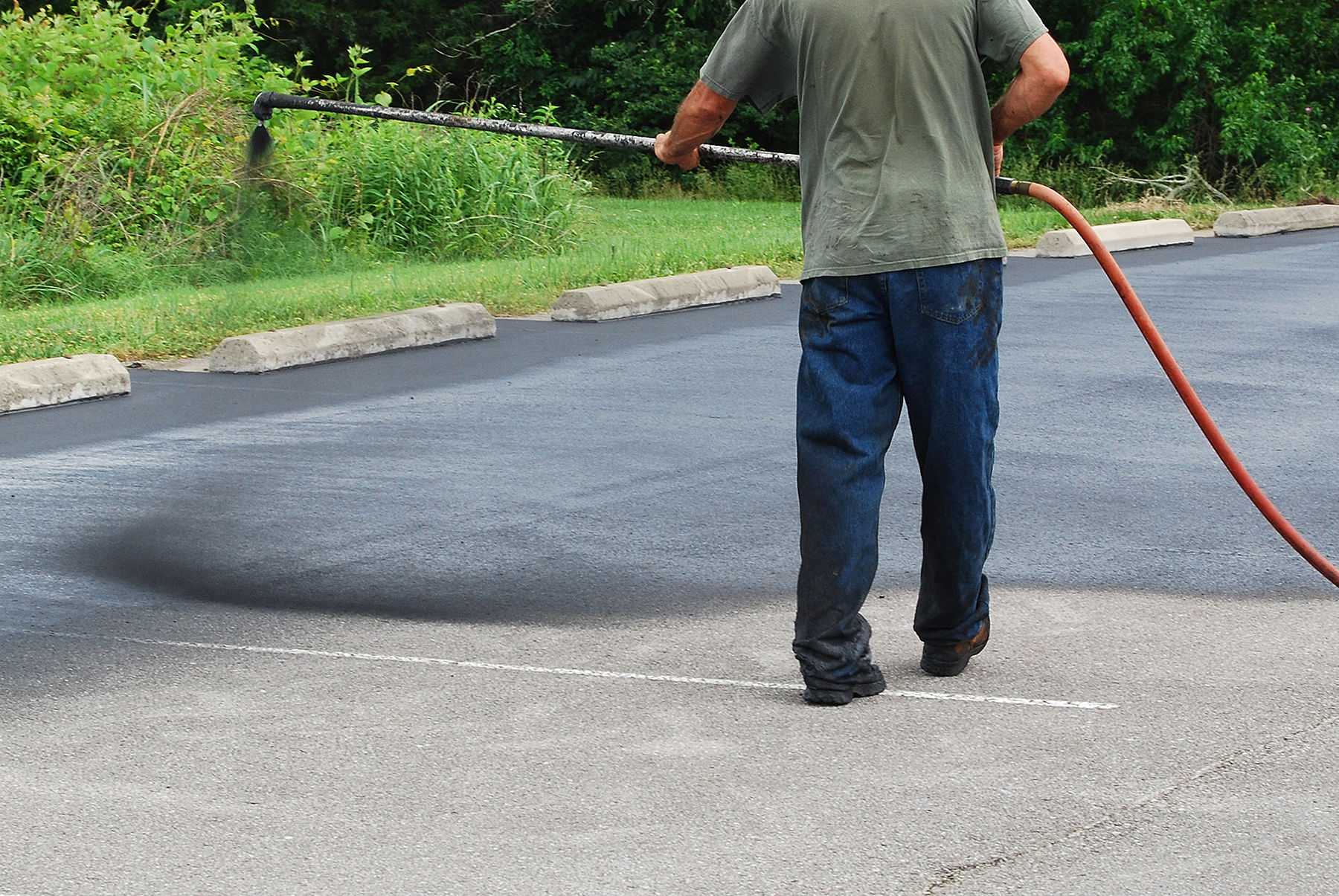asphalt sealcoating