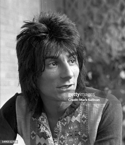 Musician/Singer/Songwriter Ron Wood in his suite at Beverly Wilshire Hotel after it was announced he would join The Rolling Stones Beverly Hills, CA...