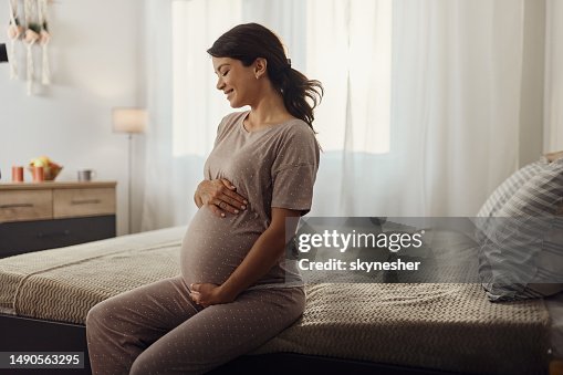 Опасен ли жидкий стул во время беременности: что делать будущей маме