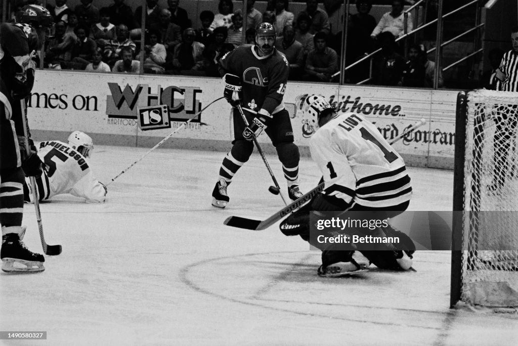 Hartford Whalers v Quebec Nordiques