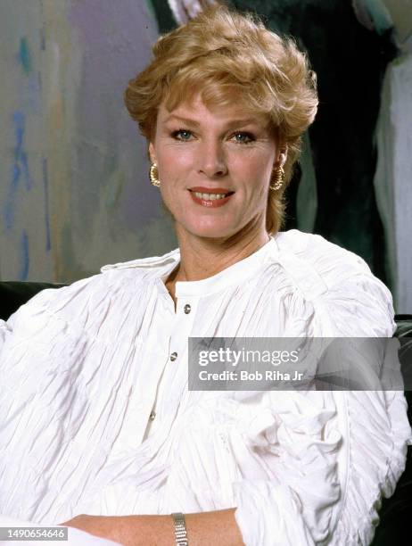 Actress Mariette Hartley at home portrait session, September 20, 1984 in Los Angeles, California.