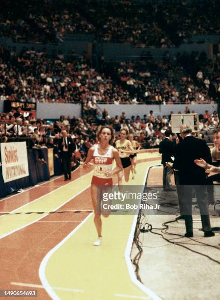 Runner Mary Decker in the 2,000 meter race at the Sunkist Track Meet where she set a New World Indoor Record of 5:32.7, January 18, 1985 in Los...
