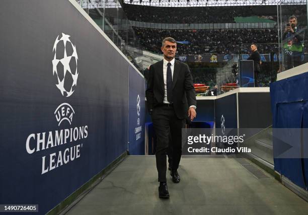 Paolo Maldini of AC Milan arrives before the UEFA Champions League semi-final second leg match between FC Internazionale and AC Milan at Stadio...