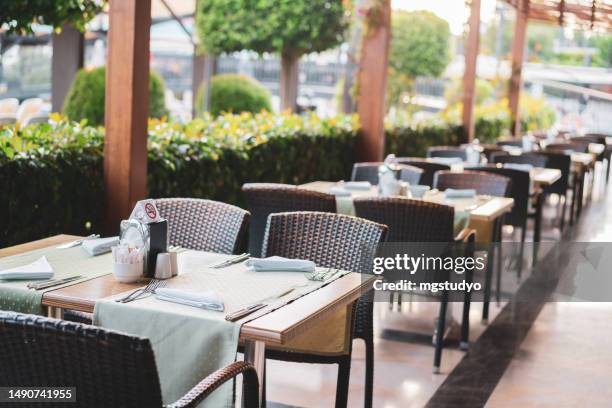 luxury resort hotel restaurant tables - cafe table chair outside stock pictures, royalty-free photos & images