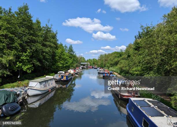 river lea - vehilcles stock pictures, royalty-free photos & images