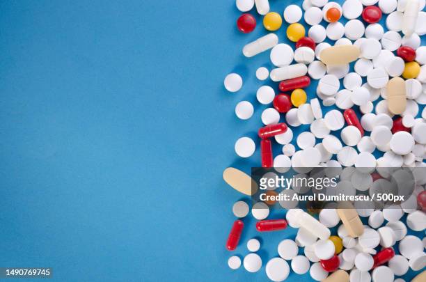 a large variety of medicinal tablets,romania - analgésico - fotografias e filmes do acervo