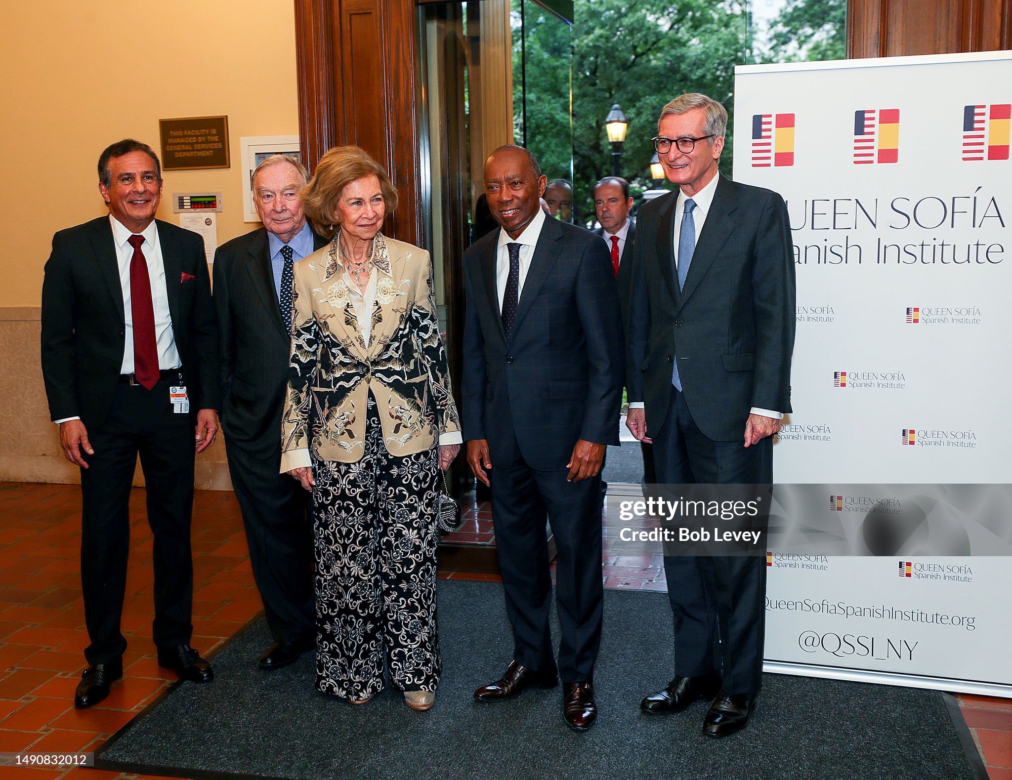 queen-sofia-of-spain-and-houston-mayor-sylvester-turner-with-guests-at-julia-ideson-building.jpg