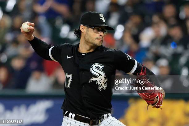Joe Kelly of the Chicago White Sox throws a pitch during the ninth inning in the game against the Cleveland Guardians at Guaranteed Rate Field on May...