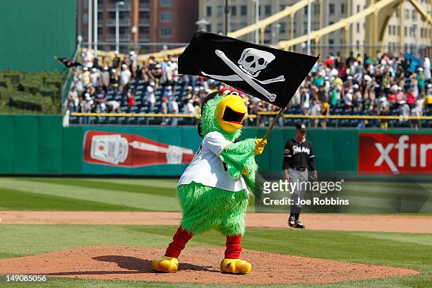 186 Pittsburgh Pirates Flag Stock Photos, High-Res Pictures, and Images -  Getty Images