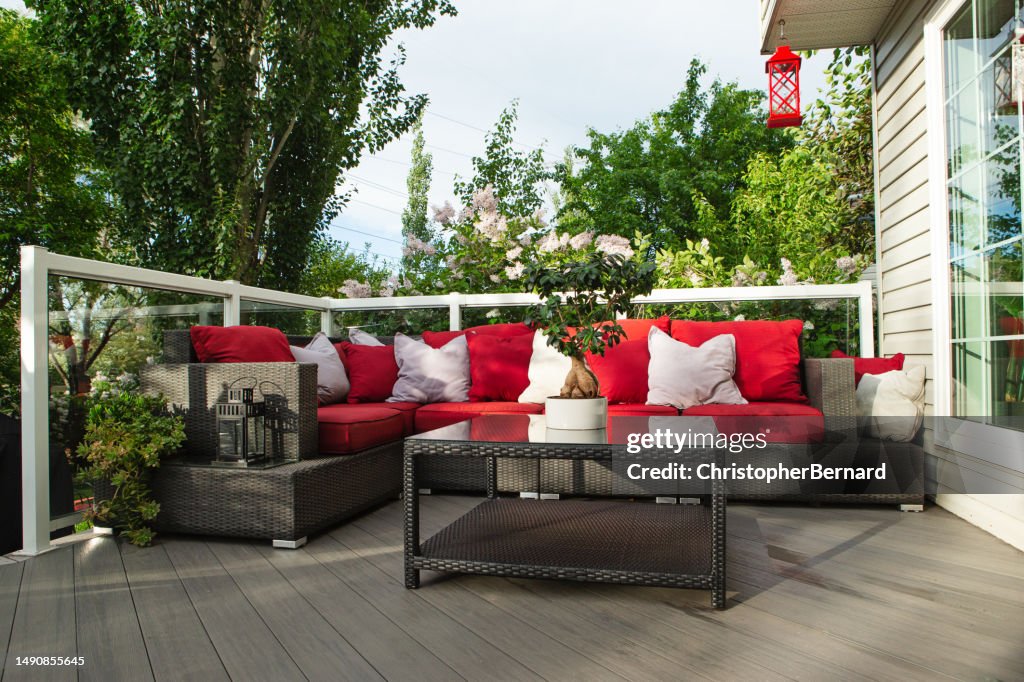 Red Deck patio room