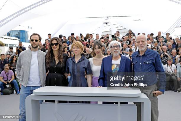 Benjamin Lavernhe, Maïwenn, India Hair, Suzane De Baecque, Pierre Richard and Pascal Greggory attend the "Jeanne du Barry" photocall at the 76th...
