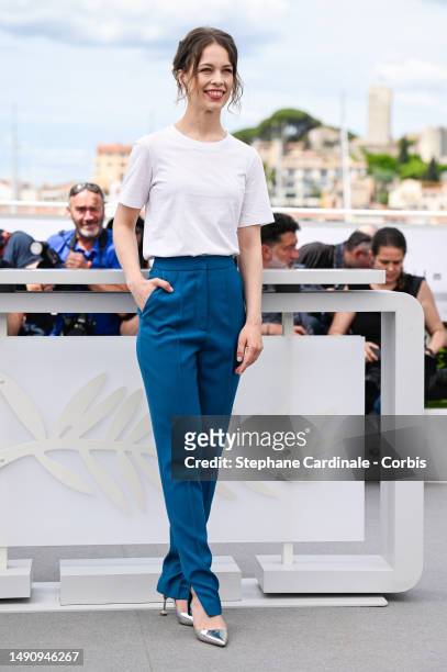 Paula Beer attends the photocall for the Un Certain Regard jury at the 76th annual Cannes film festival at Palais des Festivals on May 17, 2023 in...