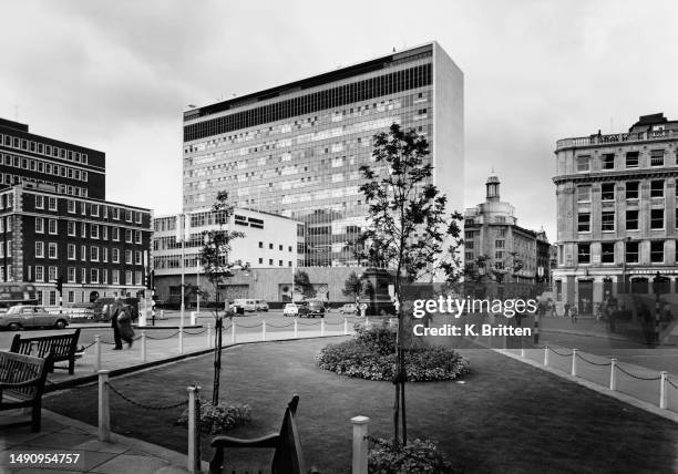 Exterior view of the Daily Mirror Building, on Holborn Circus in the City of London, England, 29th August 1969. The Modernist building was designed...