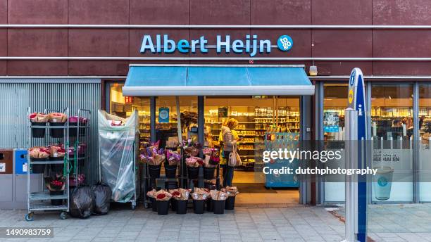 supermarkt albert heijn in amersfoort, de nederland-2023 - amersfoort nederland stockfoto's en -beelden