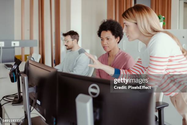 digitale transformation - softwareentwicklung stock-fotos und bilder