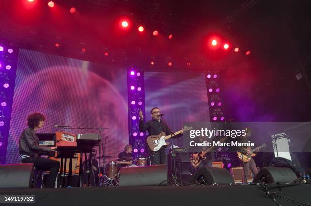 Martyn Riley Riley Broudie Photos and Premium High Res Pictures - Getty Images
