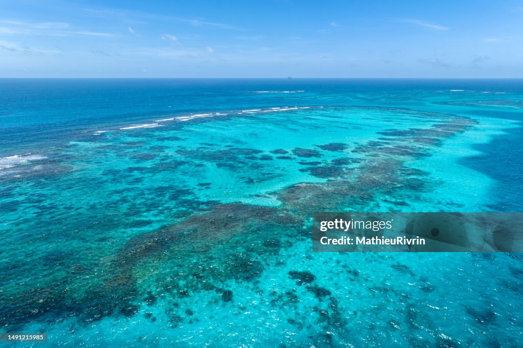 Colors of Grenadines : paradise on earth