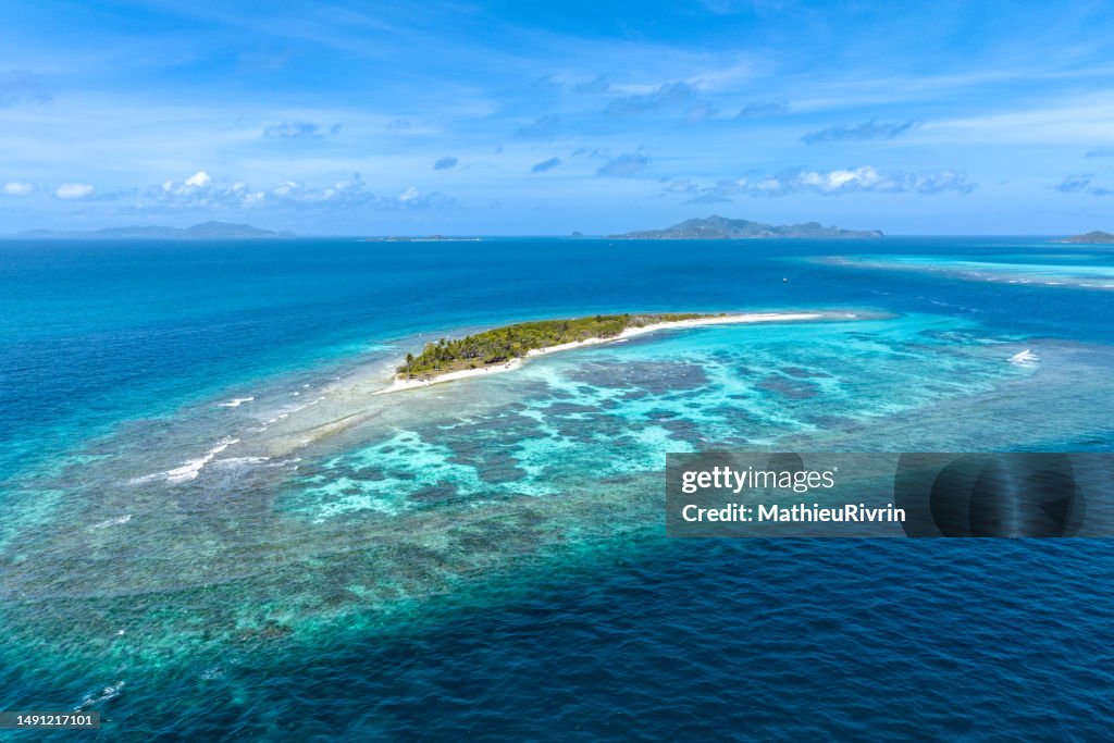 Colors of Grenadines : paradise on earth