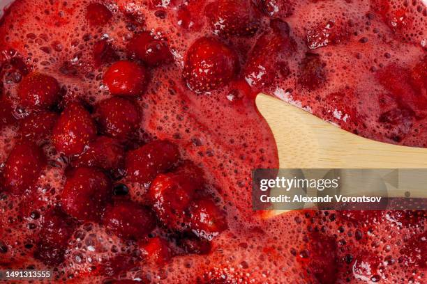 strawberry jam - strawberry jam stock pictures, royalty-free photos & images