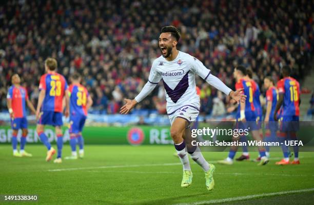 Nicolas Gonzalez of ACF Fiorentina celebrates after scoring the team's first goal during the UEFA Europa Conference League semi-final second leg...