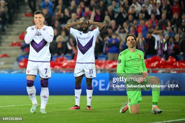 Luka Jovic and Jonathan Ikone of ACF Fiorentina react after a missed chance during the UEFA Europa Conference League semi-final second leg match...