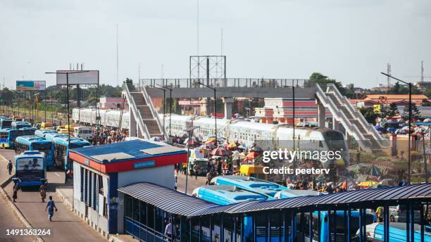 african megacity traffic - lagos, nigeria - lagos-slums stock pictures, royalty-free photos & images