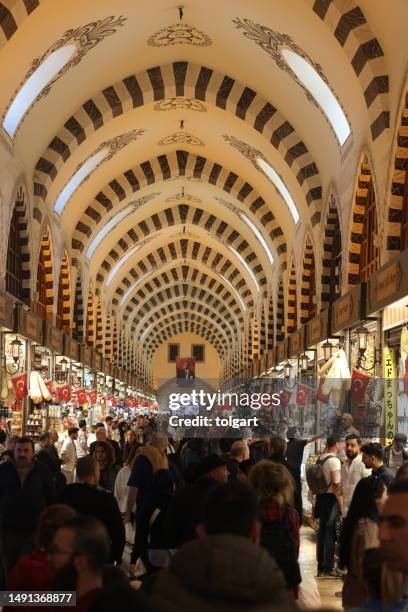 people walking in misir bazaar - sea of marmara imagens e fotografias de stock
