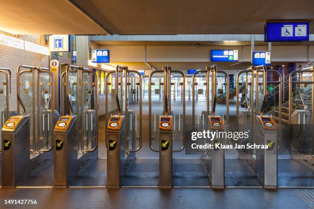 check in check out hilversum dutch railways ns at the netherlands - space station stockfoto's en -beelden