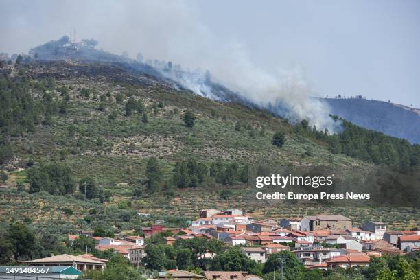 View from Torrecilla de los Angeles of the Hurdes and Gata fire, on 19 May, 2023 in Torrecilla de los Angeles, Caceres, Extremadura, Spain. The fire...