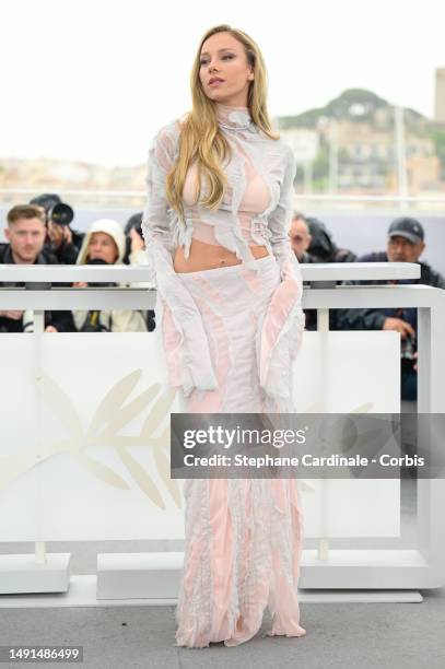 Ester Expósito attends the "Perdidos En La Noche " photocall at the 76th annual Cannes film festival at Palais des Festivals on May 19, 2023 in...