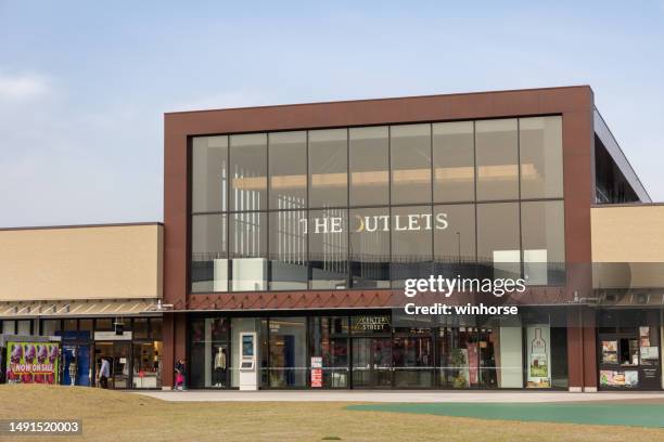 the outlets kitakyushu in kitakyushu, fukuoka, japan - kitakyushu stock pictures, royalty-free photos & images
