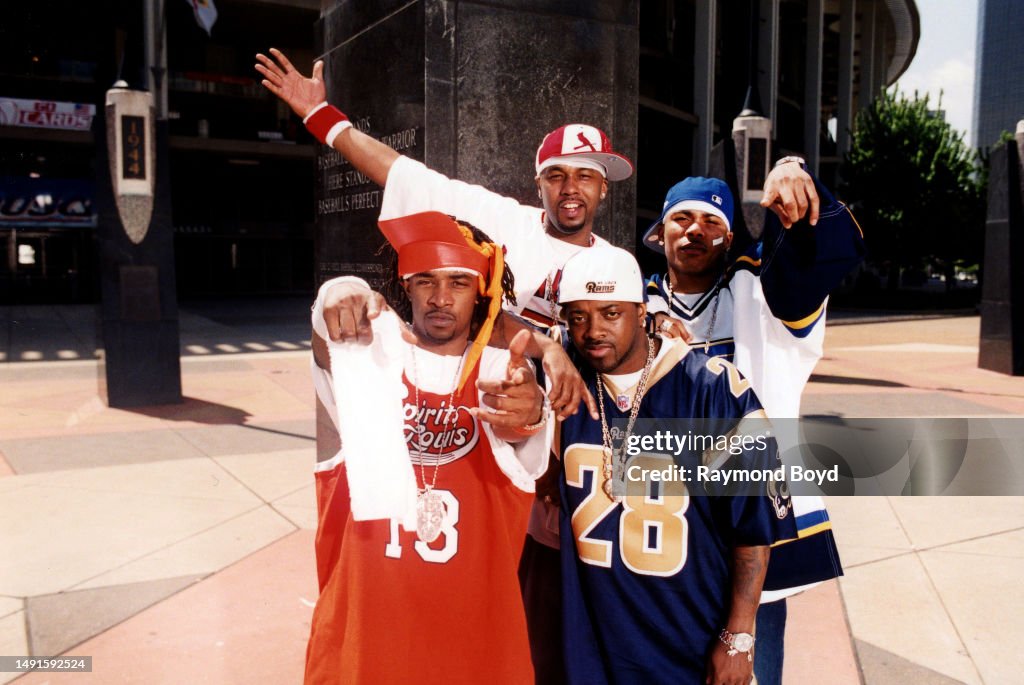 Rapper Murphy Lee of The St. Lunatics poses for photos with rapper ...
