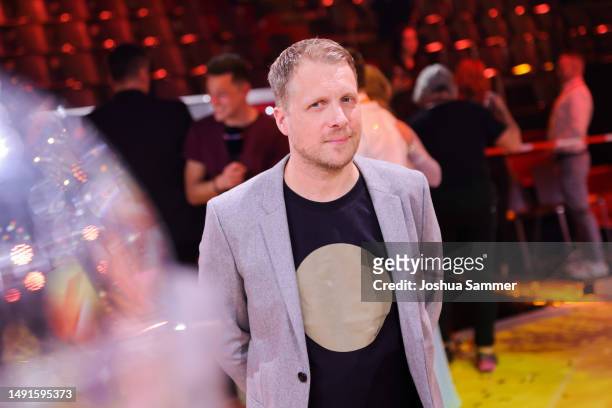 Oliver Pocher is seen at the stage after the finals of the 16th season of the television competition show "Let's Dance" at MMC Studios on May 19,...